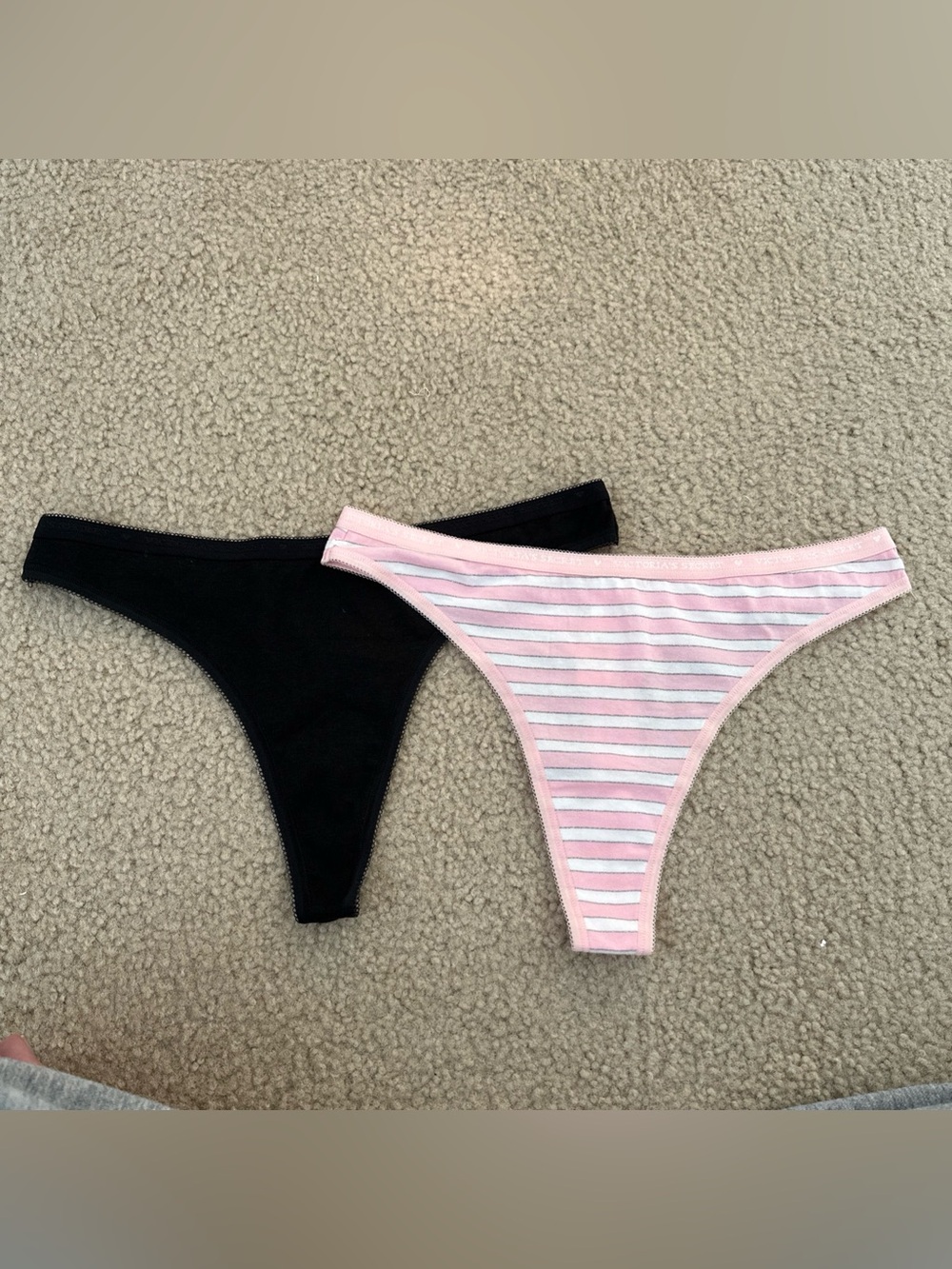 NWT Pair of Vintage Y2K Victoria's Secret Cotton Thongs Underwear Medium